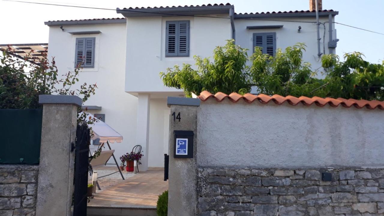 Holiday Home Dioniza Vodnjan Luaran gambar